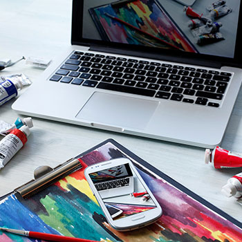 山东东营大爷大妈夜市小树林大战！直立后入爆操，激烈而迅猛，但仅仅只维持了一分多钟就潦草收场！