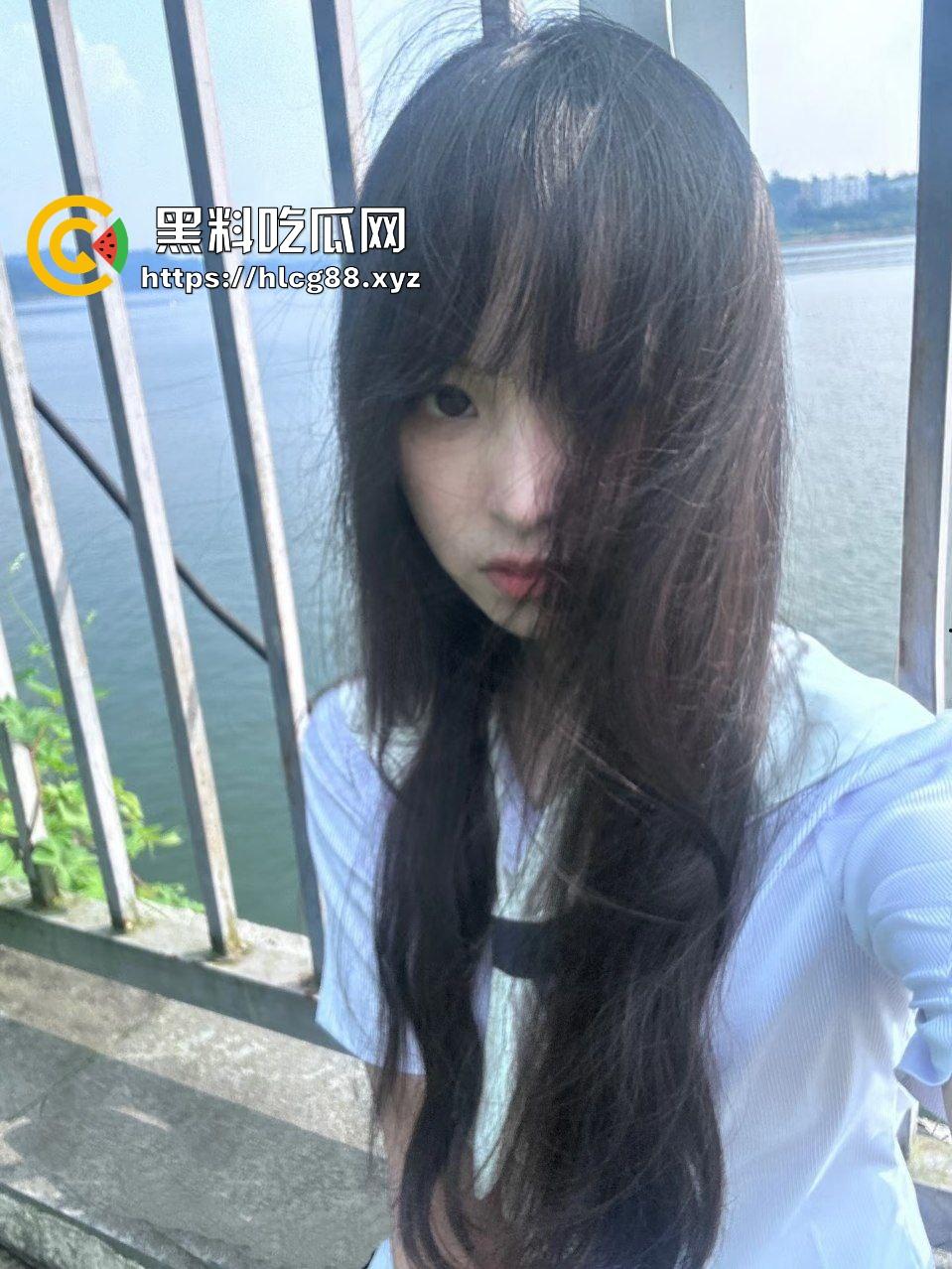 重庆极品甜御嫩妹骚婊【郑怡】天赋型选手，夹空气都能高潮流水，不需要鸡巴填满自行高潮！-2