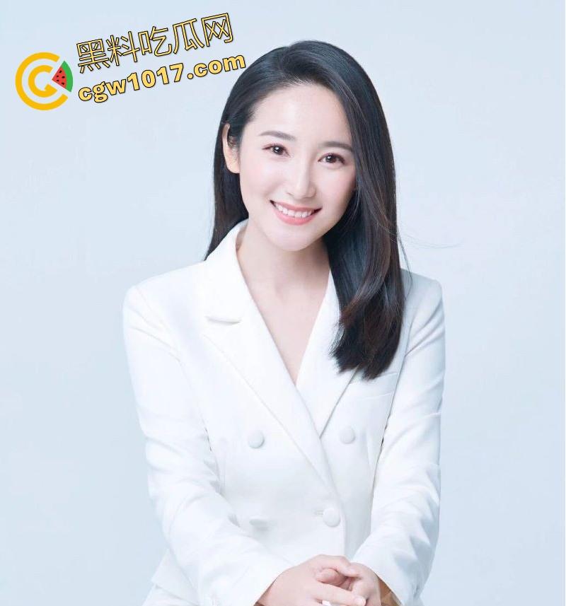 抖音热搜！湖南卫视主持人【陈慧】不雅私拍被爆，镜头端庄主持人，床上M开腿求操，全程露脸真看不出来啊！-4