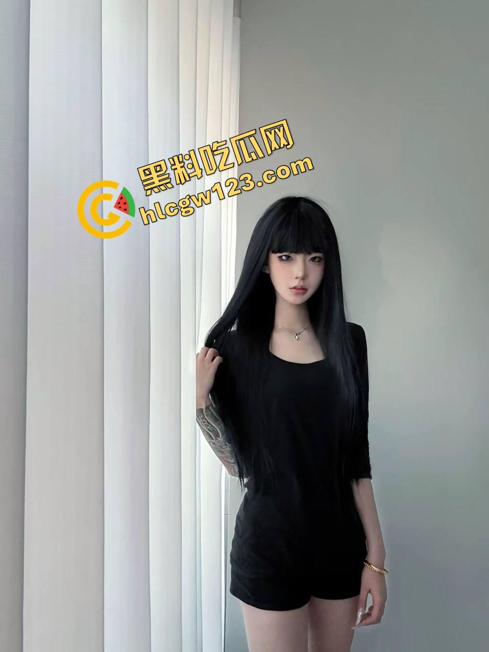 年少不知精子贵，浪逼当前他却性无能？嫩得滴水的鲍鱼只能被手抠，真是暴殄天物第一人！-4