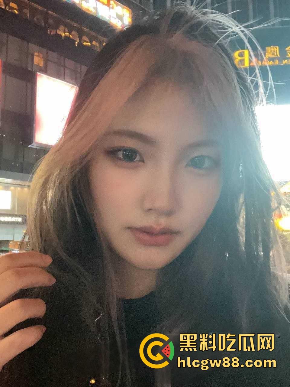 南京财经大学精神小妹【林菲菲】开裆黑丝骑乘被怼脸拍,害羞问录多久,清纯黑长直配全自动女上位!-1