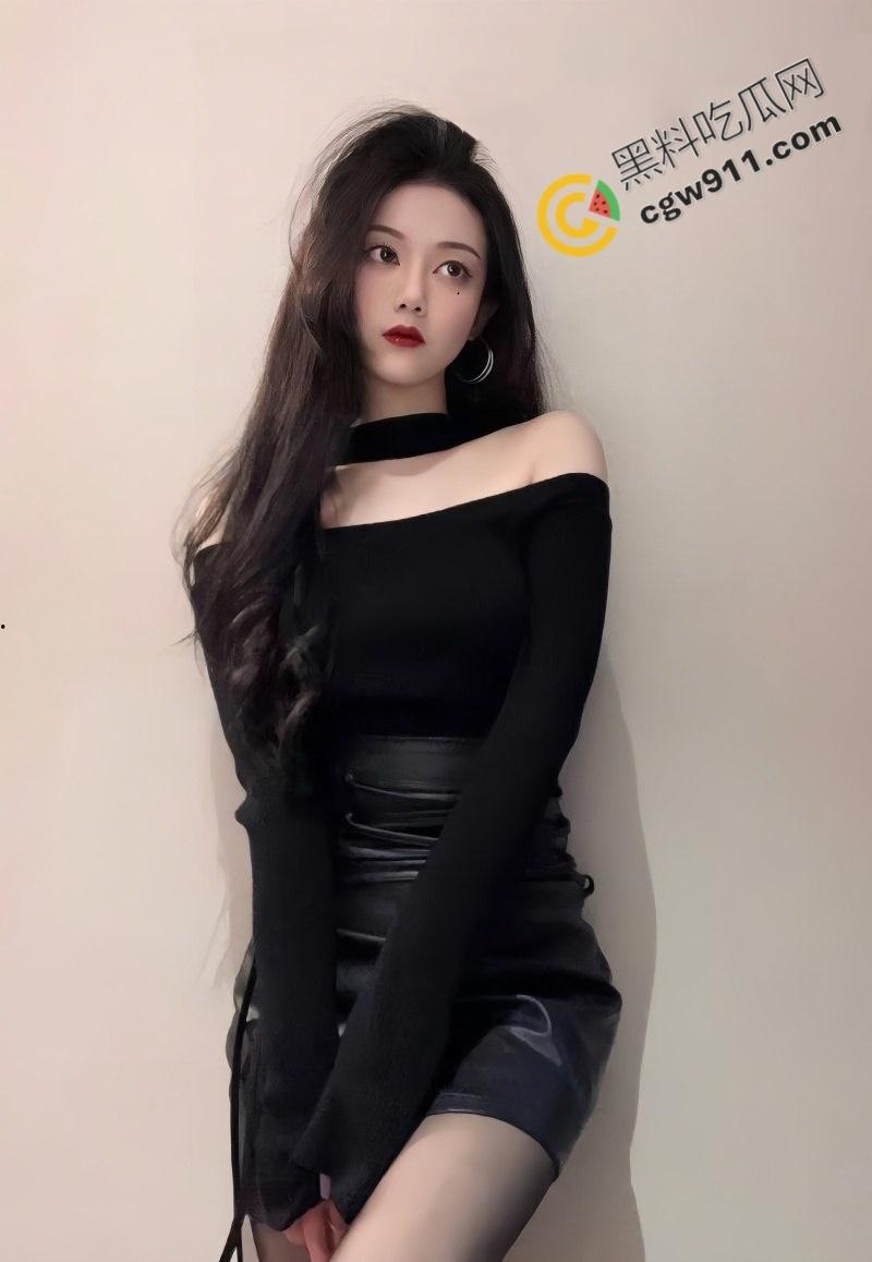 杭州高冷名媛【邢雨涵】人前优雅端人后淫乱,被前男友带去3P,丝袜碎裂,两猛男轮番享受她嫩穴,淫靡至极-4