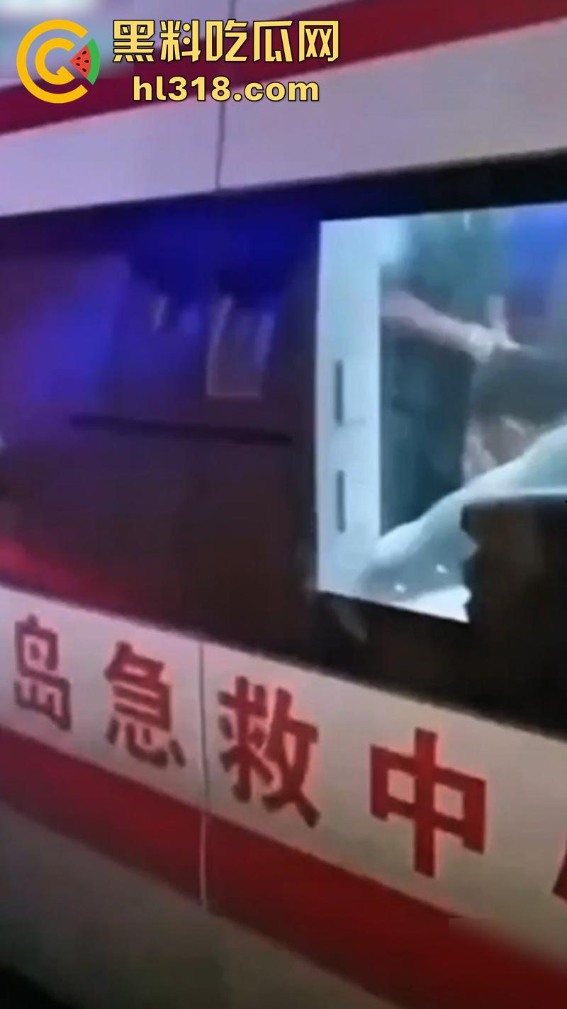 秦皇岛红桥里砍人事件,持刀报复社会在大街上见人就砍,据说有20多人被砍,目前人已被逮捕!-7