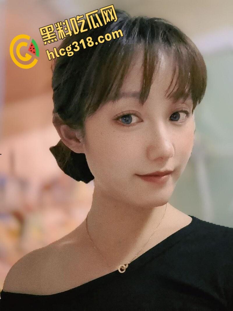 高颜值清纯良家露脸自拍,才二十四岁就一股人妻味道,口技一流,翘起臀被大屌猛操 !-2