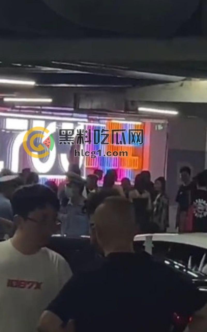 北京三环办公楼惊现地下改装车大会，被一锅端，懂车帝标识现场却称“无关”！-6