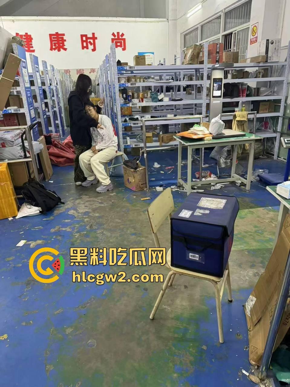 毕业证拿不到,实习费嫌少?21岁小伙持刀回母校发疯,无锡宜兴工艺学院8死17伤,一路无差别捅女生!-48