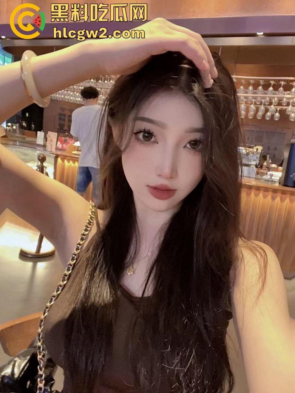 大奶美女主播【宵夜】私拍流出，颜值高得让人嫉妒！金主爆操私密视频流出，刺激到爆！-1