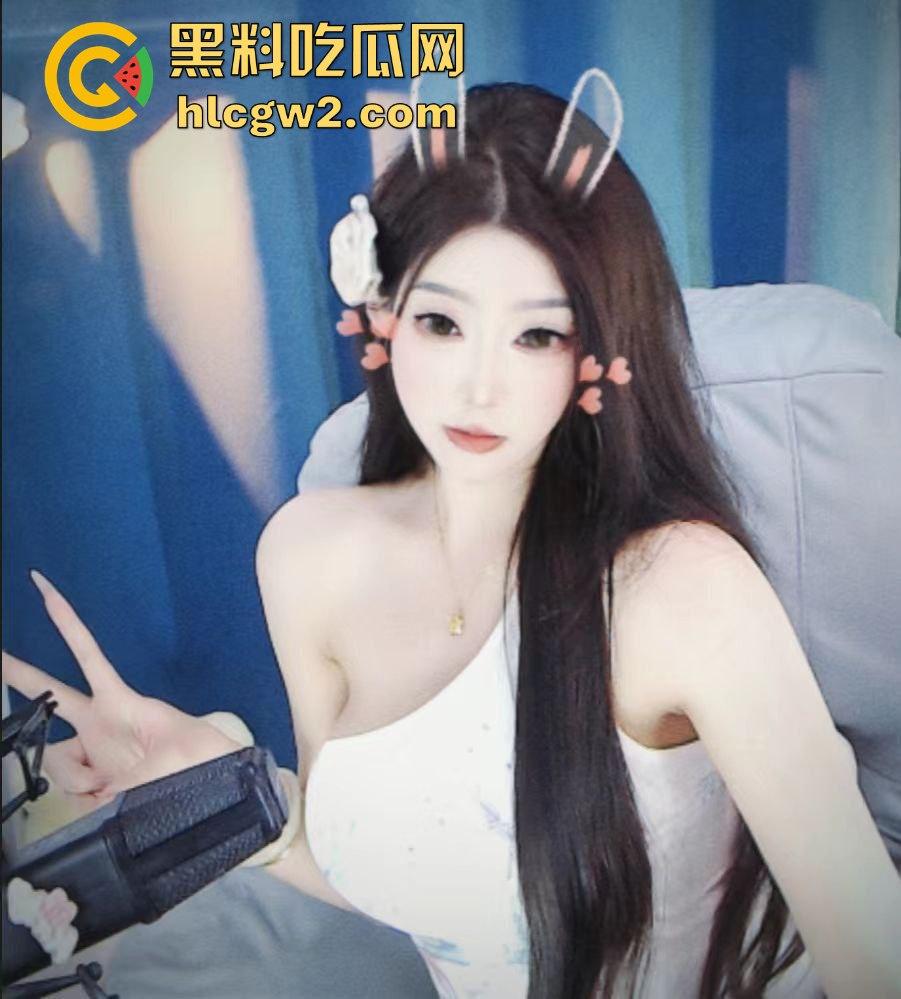 大奶美女主播【宵夜】私拍流出，颜值高得让人嫉妒！金主爆操私密视频流出，刺激到爆！-9