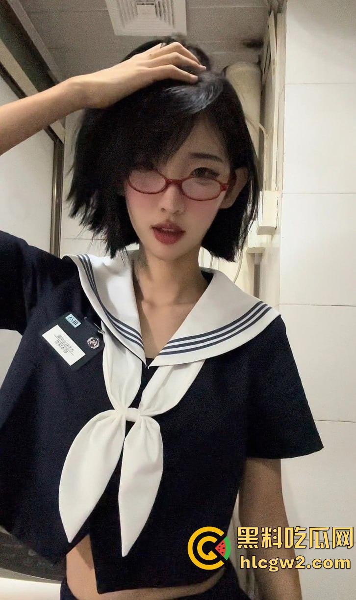 抖音40W粉反差婊网红【行简】第二弹母狗属性拉满 穿白丝露穴直播  前面刚玩出翔现在又来新骚操作！-9