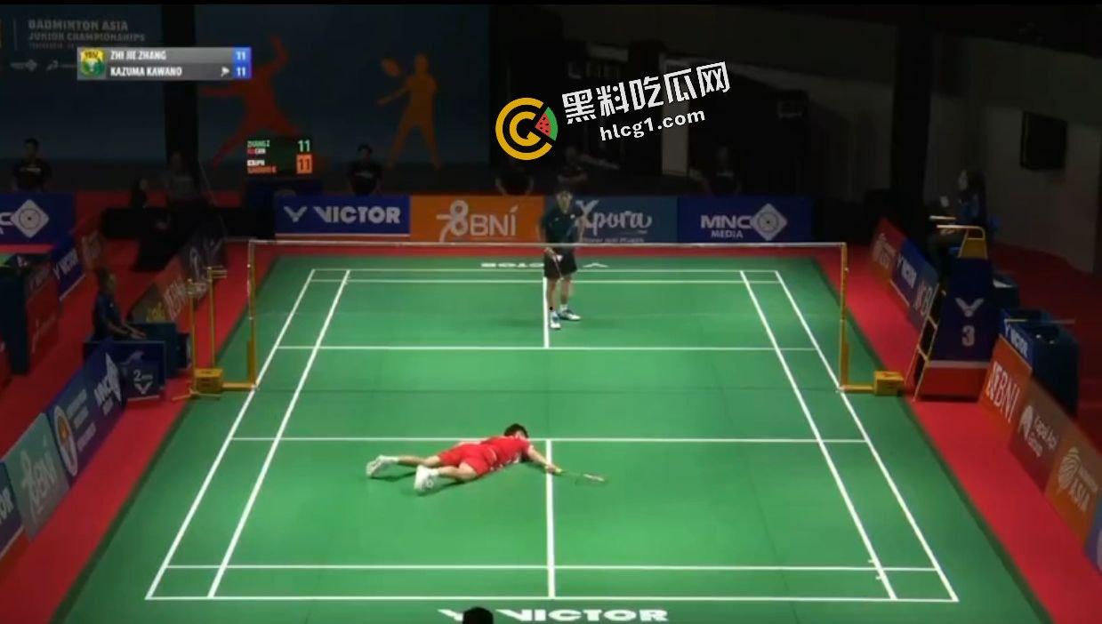 全网热搜!中国羽毛球员小将 张志杰 比赛中途昏厥去世 令人悲痛 现场视频直达-1