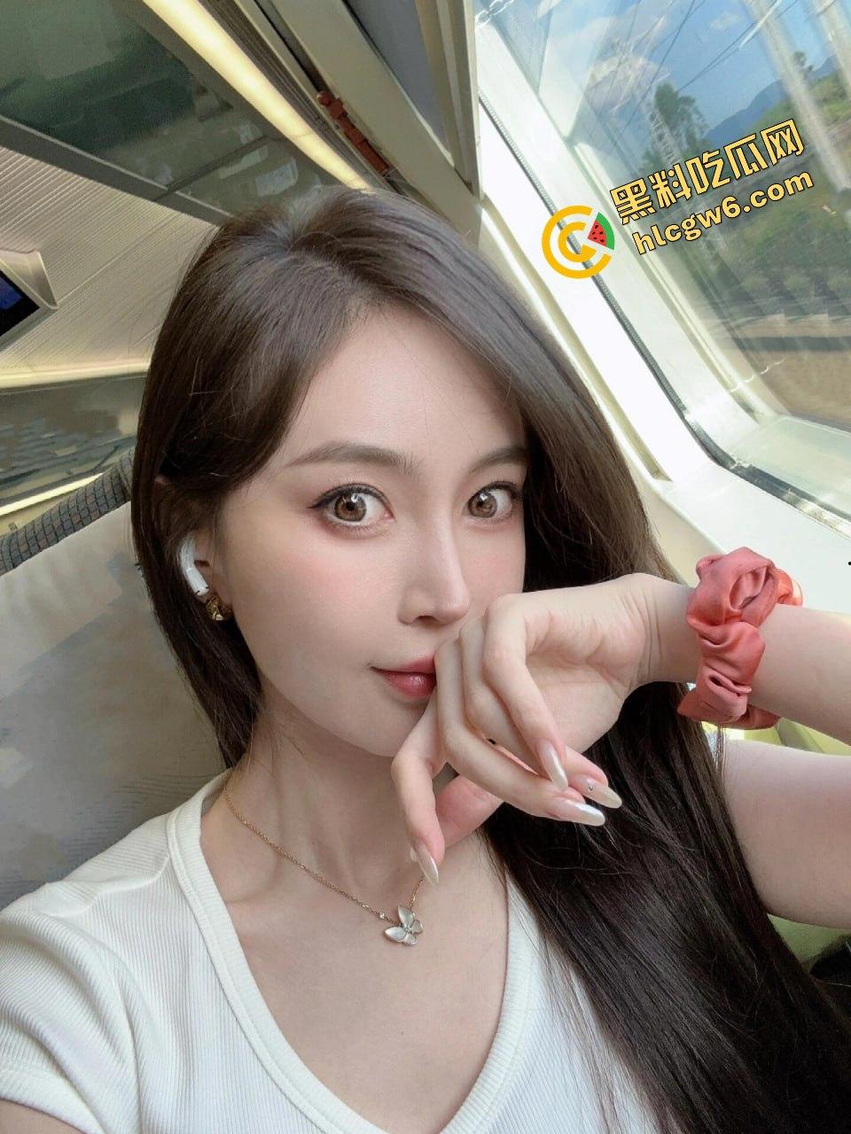 小红书上海贱逼反差婊骚鸡母狗『化春滢』偷情大哥 酒后脱衣爆干骚臀 窗前后操淫荡娇喘！原创独家投稿曝光！-7