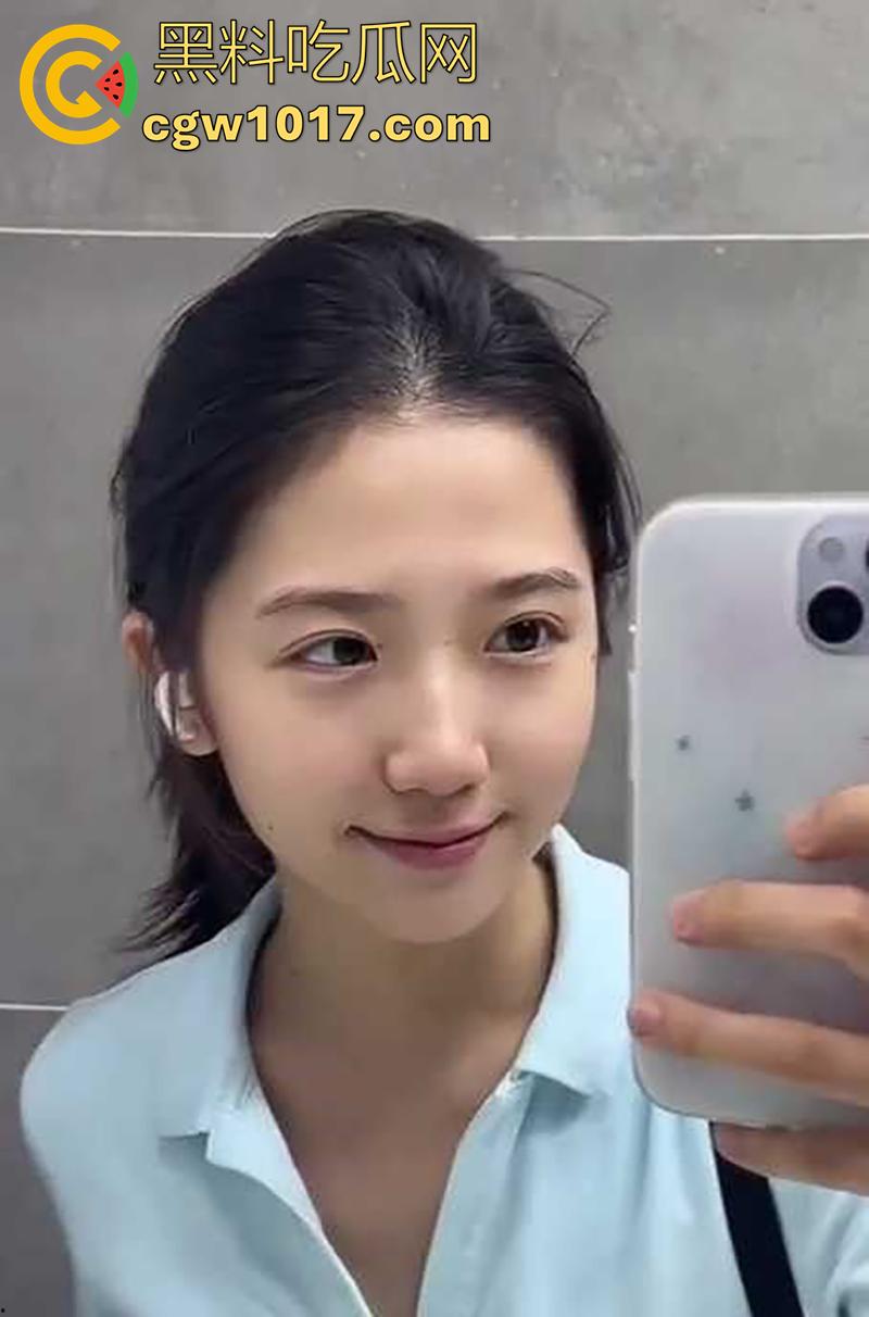 浙江财经大学，清纯校花级女神【李书妍】不雅视频流出，据说与前任分手后，被渣男报复曝光！-3