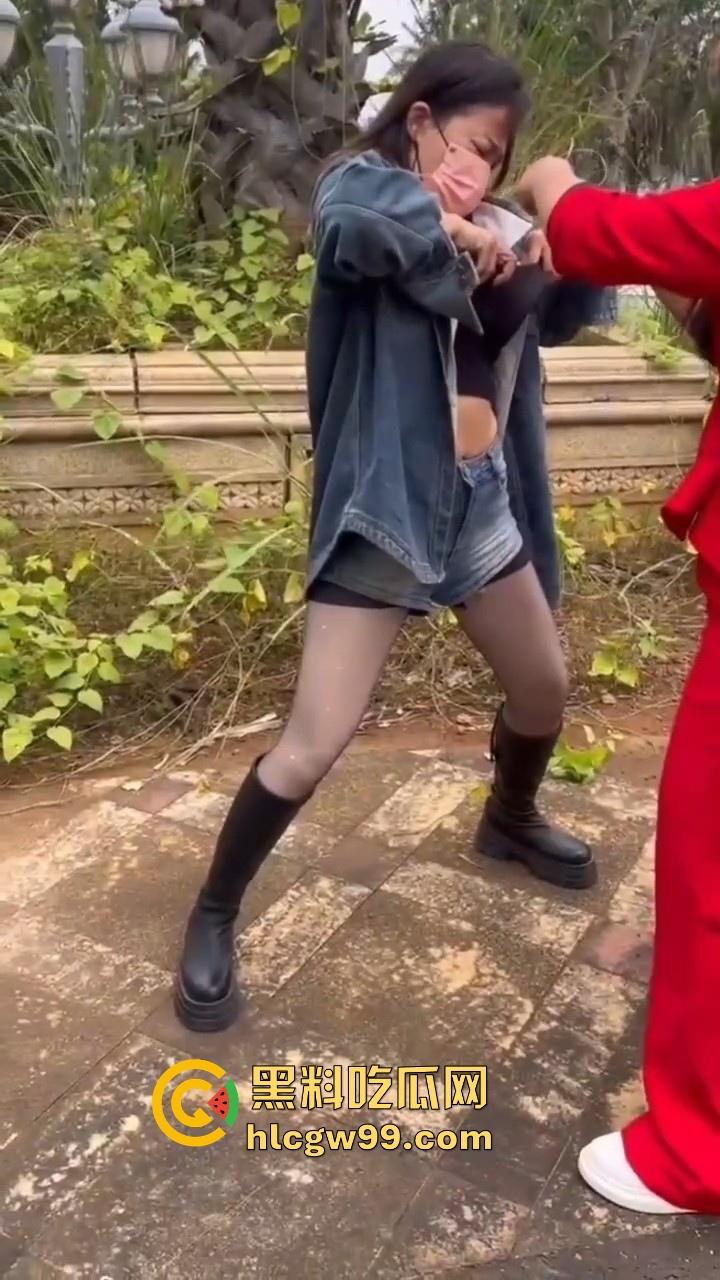 有见过鞭炮炸奶的吗?广西表妹为流量不惜亲身上演,隔着屏幕都觉得疼,内容炸烈!-8