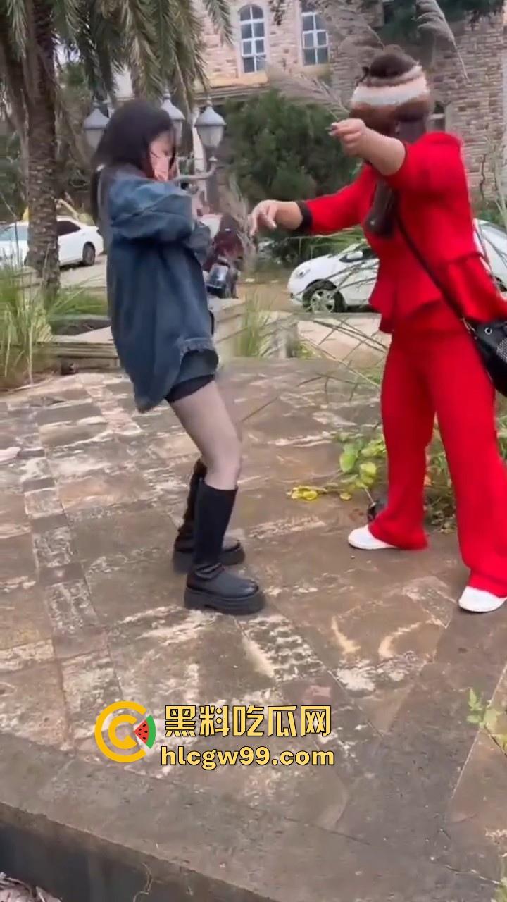 有见过鞭炮炸奶的吗?广西表妹为流量不惜亲身上演,隔着屏幕都觉得疼,内容炸烈!-13