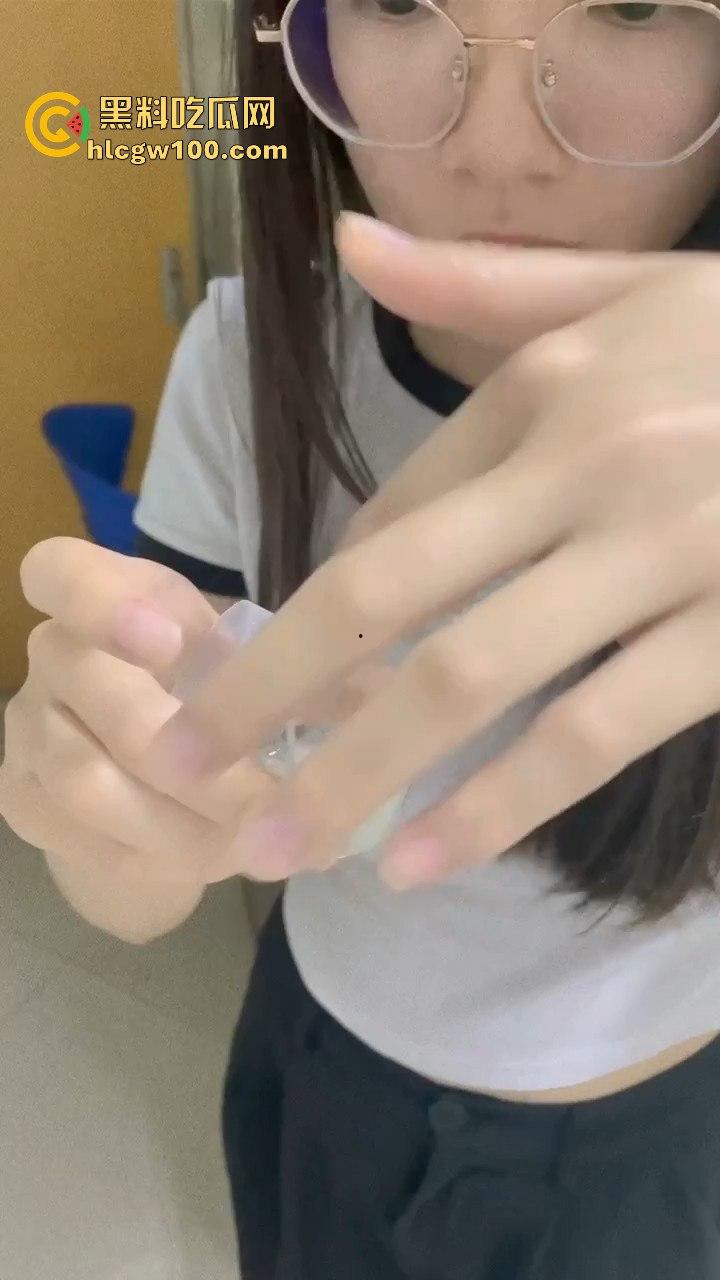 河南省驻马店医院反差护士【吴新园】口交取精保存,最新一弹1小时36分资源爆出,内容引入眼球!!-6