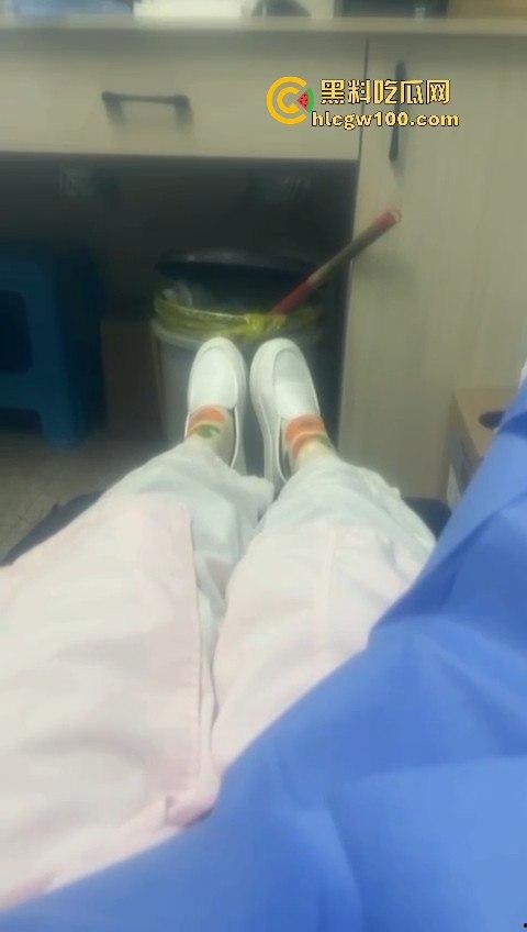 河南省驻马店医院反差护士【吴新园】口交取精保存,最新一弹1小时36分资源爆出,内容引入眼球!!-28