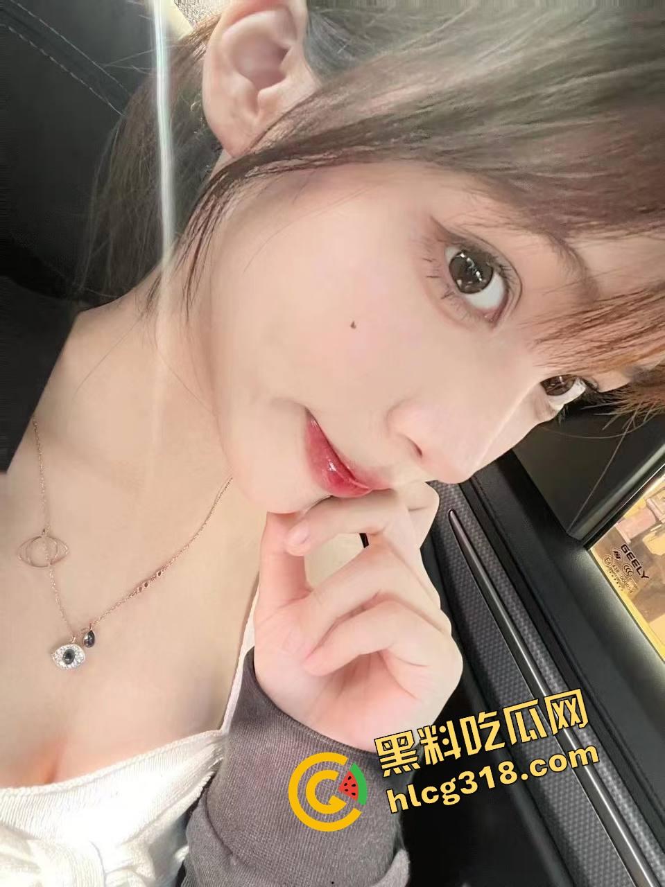 姐妹们口嫌体正直,嘴上说不看毛片,抓到集美看毛片还装正经?裤裆早就湿成狗了!-4