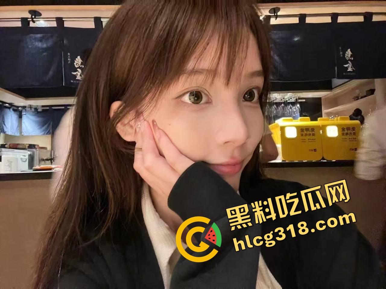 姐妹们口嫌体正直,嘴上说不看毛片,抓到集美看毛片还装正经?裤裆早就湿成狗了!-5