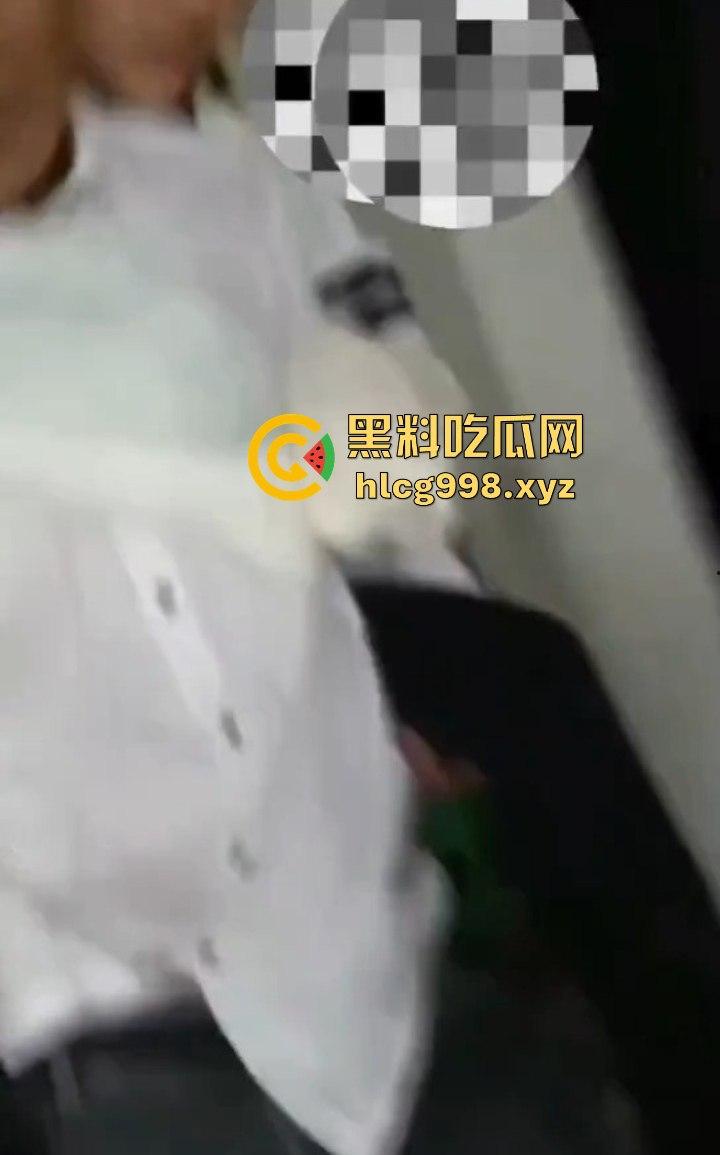 大哥临危不乱，消防队还在路上，徒手拯救跳楼女孩，你是哪里来的神仙！-9