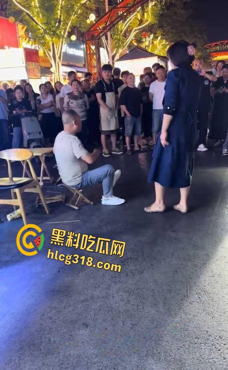 被打了9个耳光还被踹了一脚,男子全程未还手,这种情况能拿到多少赔偿呢?真是泼妇!-6