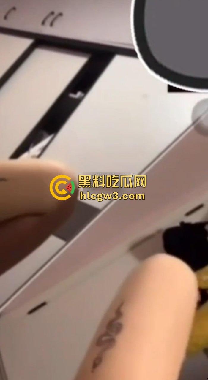 抖音主播【奈奈御子】被爆卖原味内裤和滋味视频 销号后换皮继续搞 背地里居然做这种事!-12