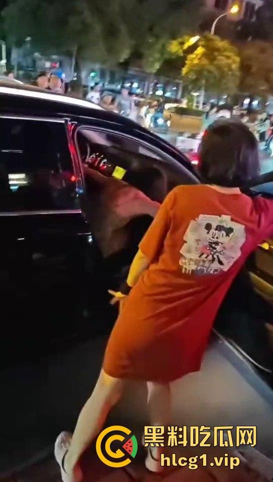 捉奸变反被捉！19岁妹子石家庄大街哭崩，十年小三梦破碎一地！-4