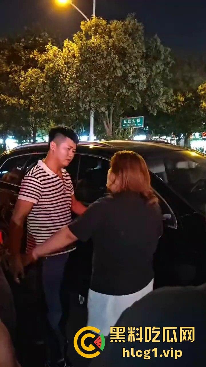 捉奸变反被捉！19岁妹子石家庄大街哭崩，十年小三梦破碎一地！-7