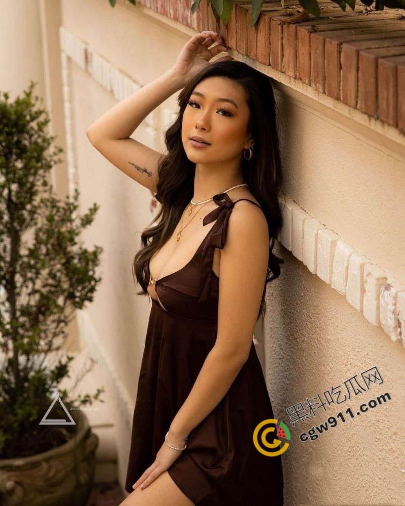 上海赴美留学生【张君雅】与老外不雅视频流出!36D巨乳火辣诱人,疯狂自慰被老外大肉棒爆操至极限!-7