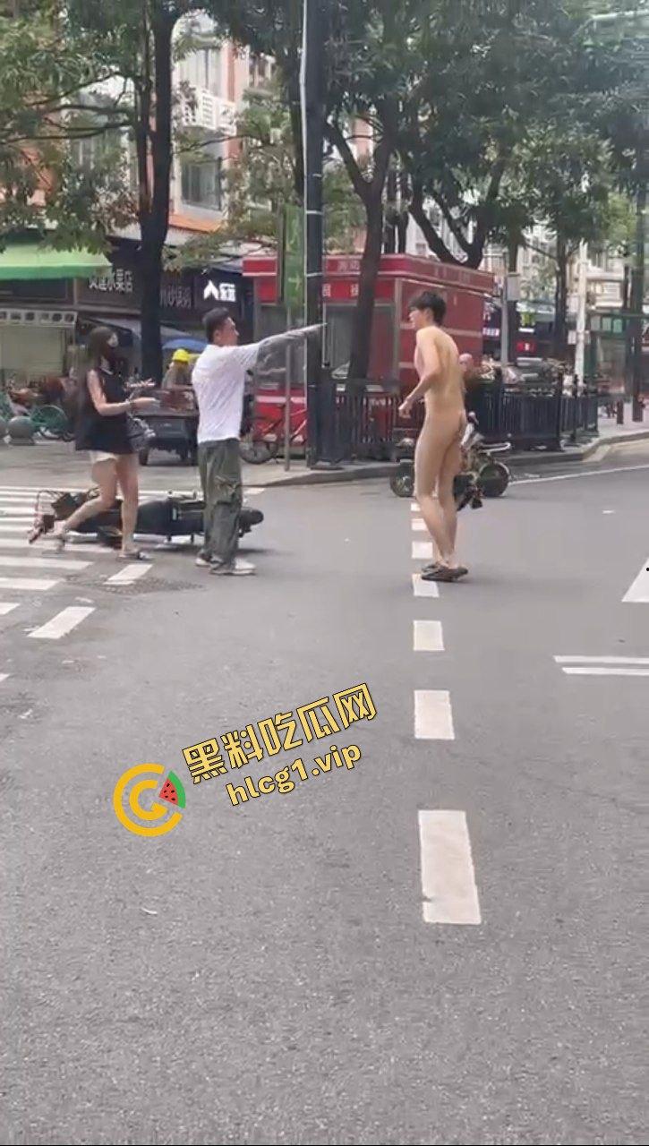 广东广州惊现帅哥裸男!一路猥亵女子 一同上车!炸裂全网!-5