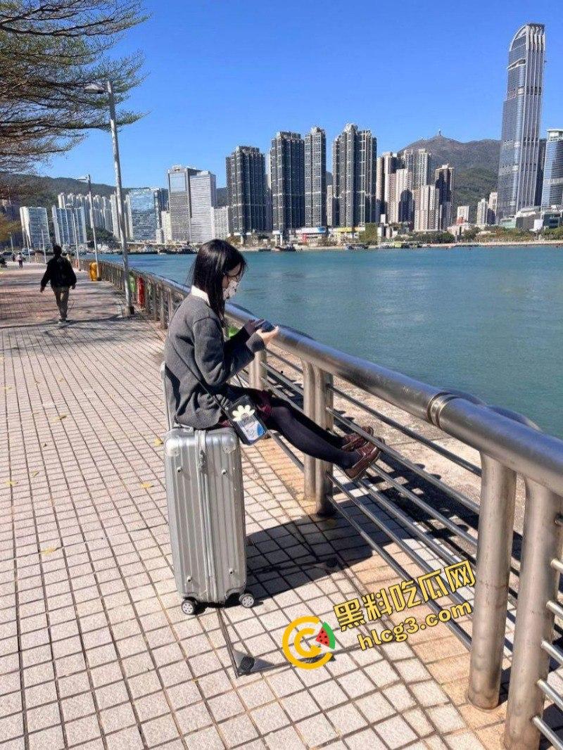 推特金主【采花小盗】让大学实习生女友各种口活 学母狗爬行 用圣水洗头洗脸毫无下限！-8