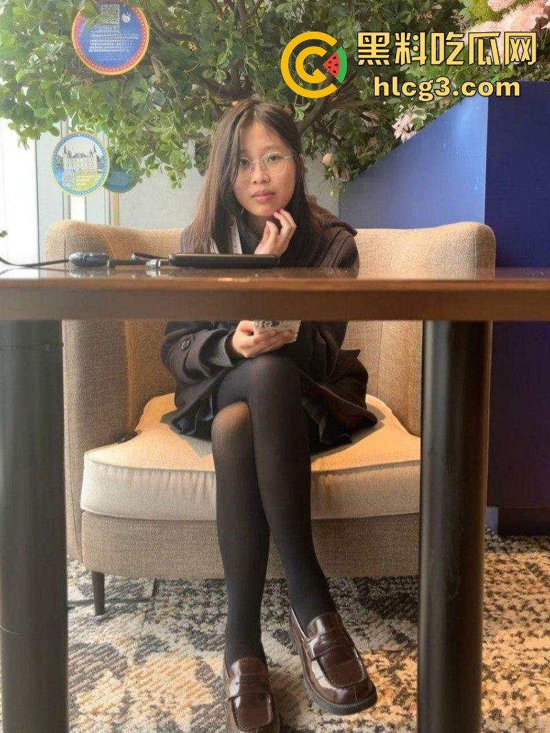 推特金主【采花小盗】让大学实习生女友各种口活 学母狗爬行 用圣水洗头洗脸毫无下限！-39