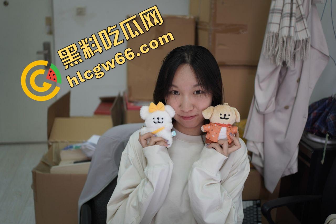 毕业实习母狗『小芸』处女开苞被调教成贱穴精喷机，白天写日报晚上掰腿求干，口吐白沫翻白眼像中邪！-11