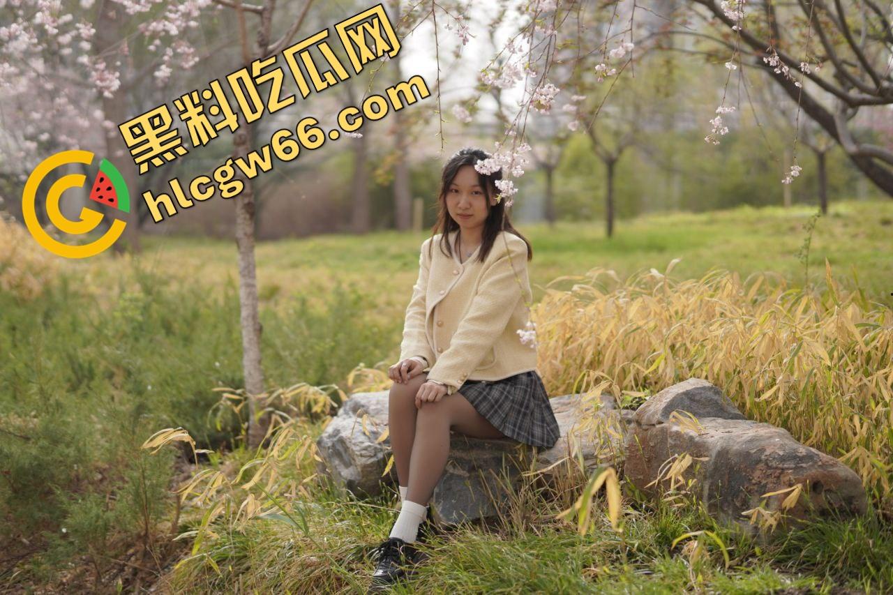 毕业实习母狗『小芸』处女开苞被调教成贱穴精喷机，白天写日报晚上掰腿求干，口吐白沫翻白眼像中邪！-15