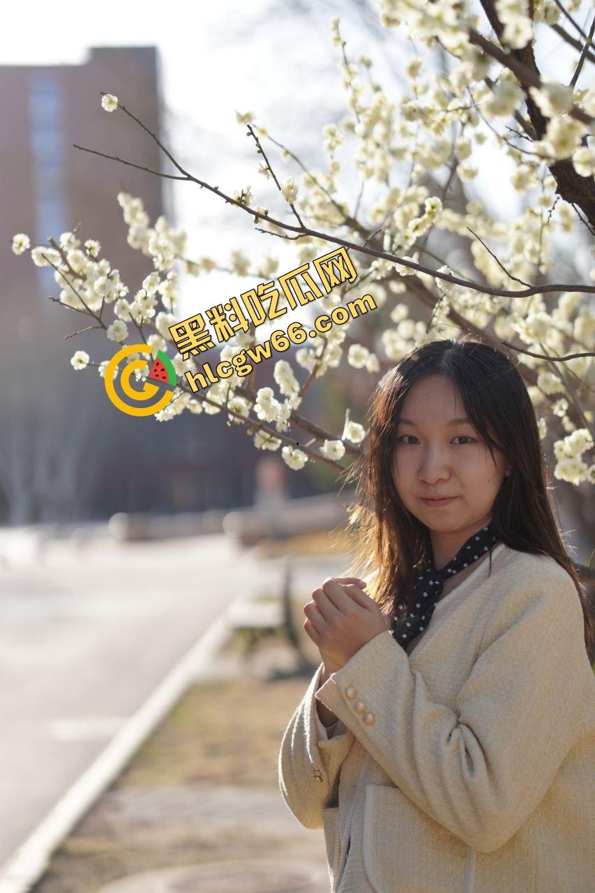 毕业实习母狗『小芸』处女开苞被调教成贱穴精喷机，白天写日报晚上掰腿求干，口吐白沫翻白眼像中邪！-17