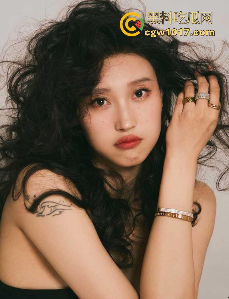 极品身材尤物老师，露脸拍淫片露脸舔屌吸肛，气质优雅的女神，私下被神秘主人调教成专属小母狗，调教过程曝光！-7