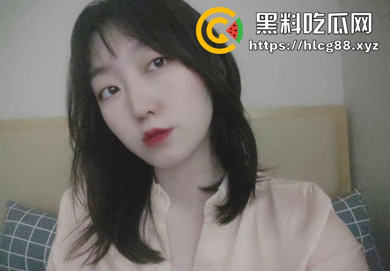 上海白领【毕姐】24岁被金主爸爸包养,吃鸡伺候得爽翻天,这骚母狗真是下贱到骨子里!-8