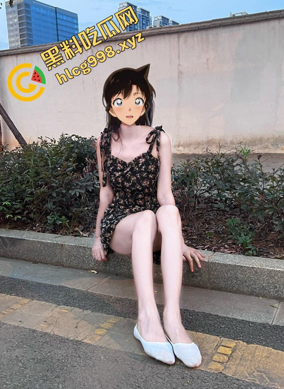 反差人妻【兔兔】推特翻车!优雅骚妻停车位拉进楼道,跪地扒裤九浅一深顶到底!-12