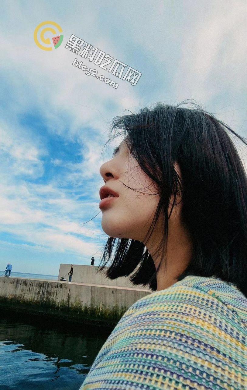 新西兰巨乳妹子（WUYIJINGJING）Ins大尺度照片引发轰动：极品巨乳与气质反差】-3