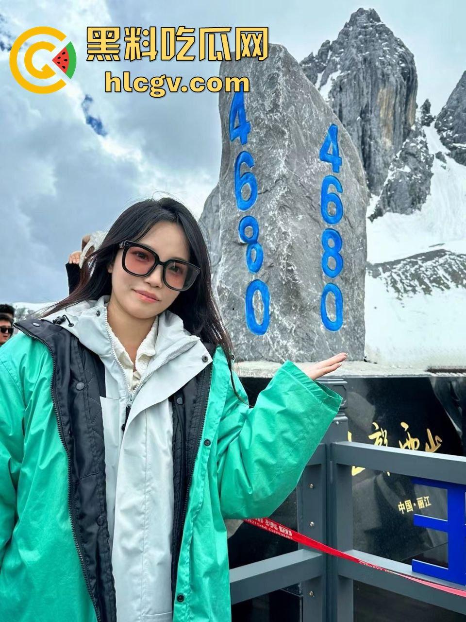 武大高颜值清纯少女【依依】被金主调教成母狗!全国各地旅游打卡露出,逼过流水雁过无声!-2