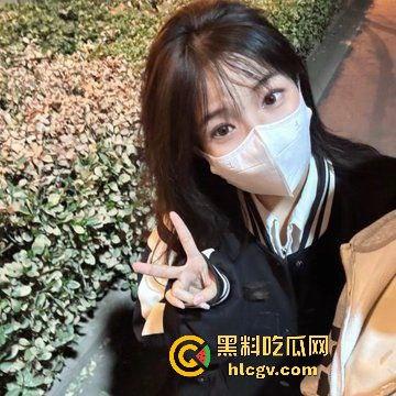 武大高颜值清纯少女【依依】被金主调教成母狗!全国各地旅游打卡露出,逼过流水雁过无声!-8