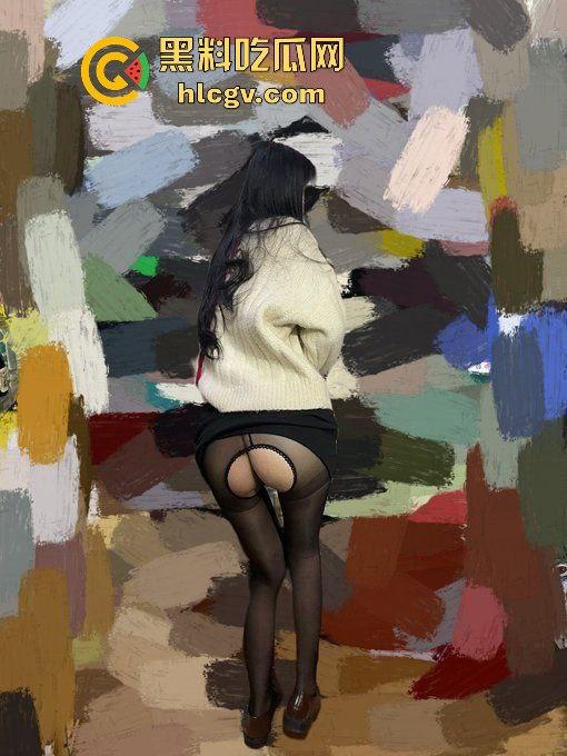 武大高颜值清纯少女【依依】被金主调教成母狗!全国各地旅游打卡露出,逼过流水雁过无声!-15