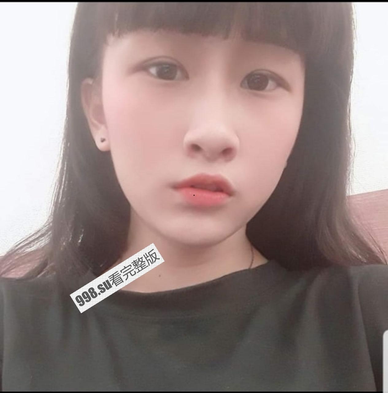 ❤️身材火爆的高三嫩妹❤️主动掰开粉嫩的鲍鱼果然是人美B靓-3