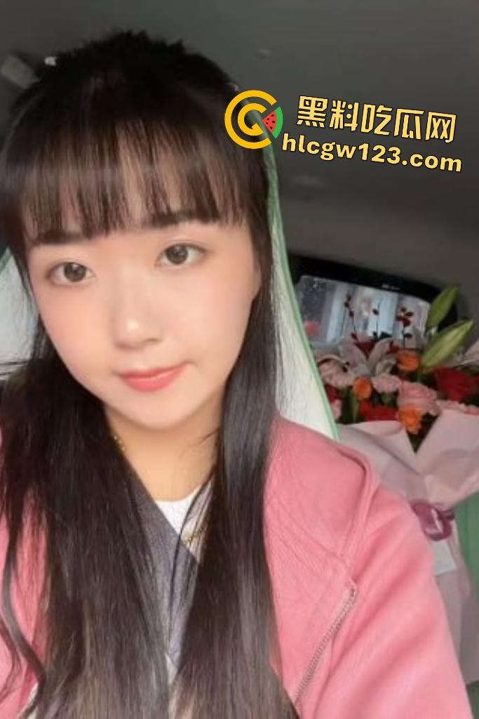 骚妇大黑乳晕如同黑洞!坦克身板喂奶情夫家,喂完奶床上被猛操内射榨干情夫!-1