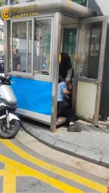 因电动车停放外卖员与保安发生口角,保安情绪失控,将外卖员王某拉扯倒地,未达轻微伤被行政拘留15日!-3