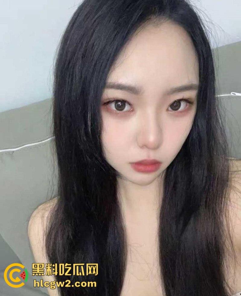 独家曝光!北京三里屯太古里 高颜值健身美女【李卓莹】大尺度自拍福利视频流出 圆润美乳一线天小穴令人血脉喷张-1