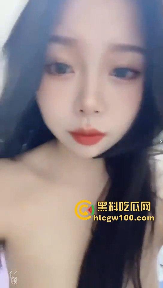 巨乳学生女主播【小咪酱】最新大尺度福利视频，骚货露脸全裸自慰表情十分有看点，小编推荐！-14