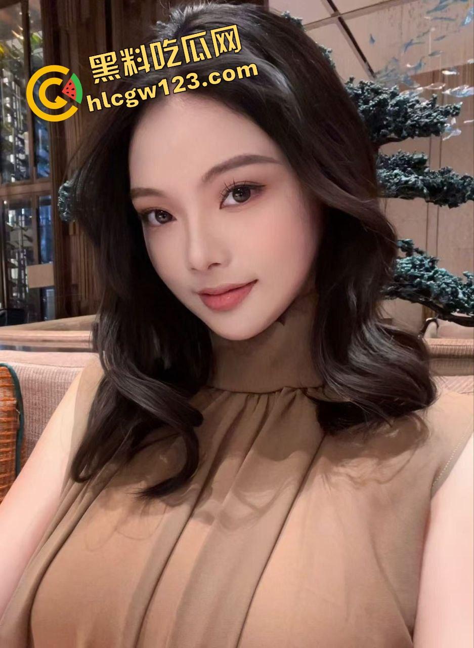 群友爆料前女友【宋蒨】JK黑丝公交车，02年小骚货不上班专靠男人养，两年感情换一顶绿帽！-3