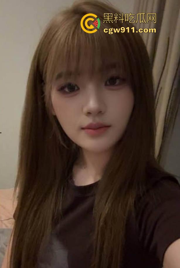 宁波工商学院巨乳母狗【赵瑜琳】舍友看综艺她直播扣逼自慰，淫语对话刺激炸裂，直接爱了！-1