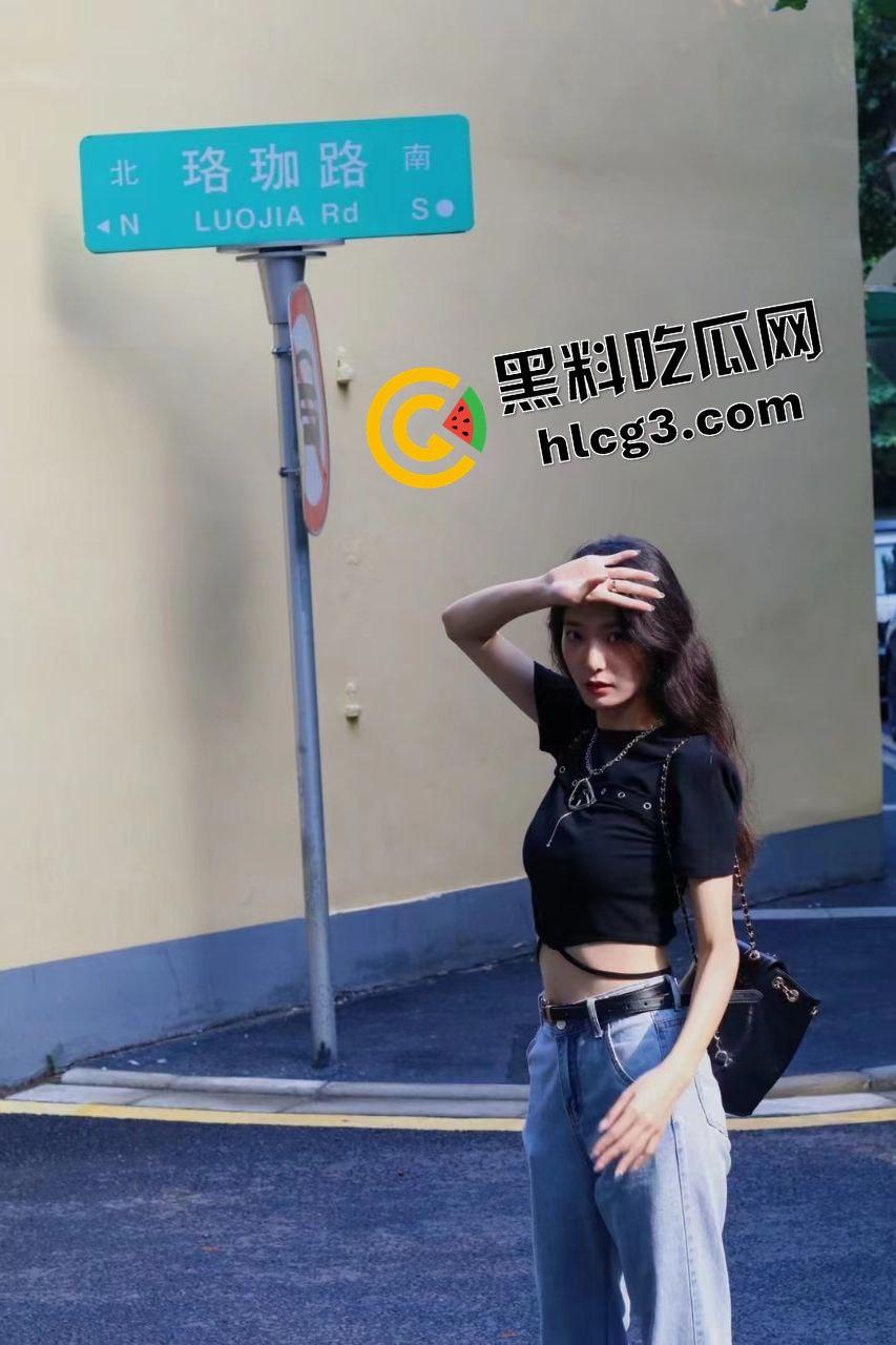 活久见!重庆书法老师『黄钦煌』爱上年轻大奶幼师 回家闹离婚 跳楼威胁妻子未果 坠楼死亡!-6