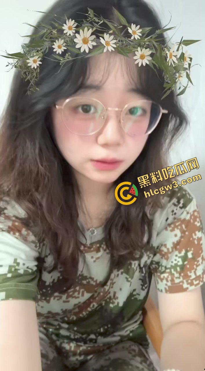 浙江汽车职业学院清纯反差嫩妹『袁舒涵』曼妙身姿全裸出镜 学长家后怼输出淫穴！原创独家流出！-7